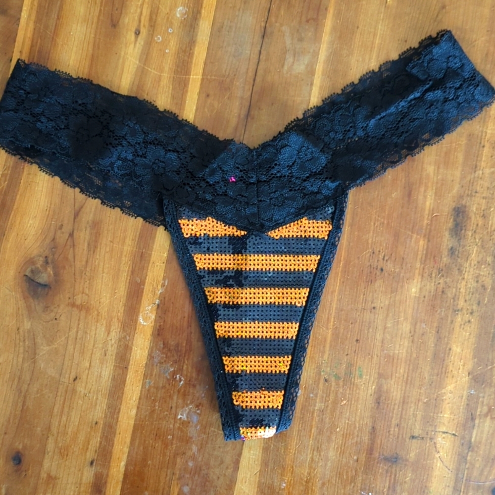Sequined thong NWOT